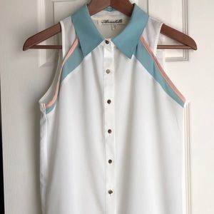 FRANCESCA’S sleeveless blouse🌸